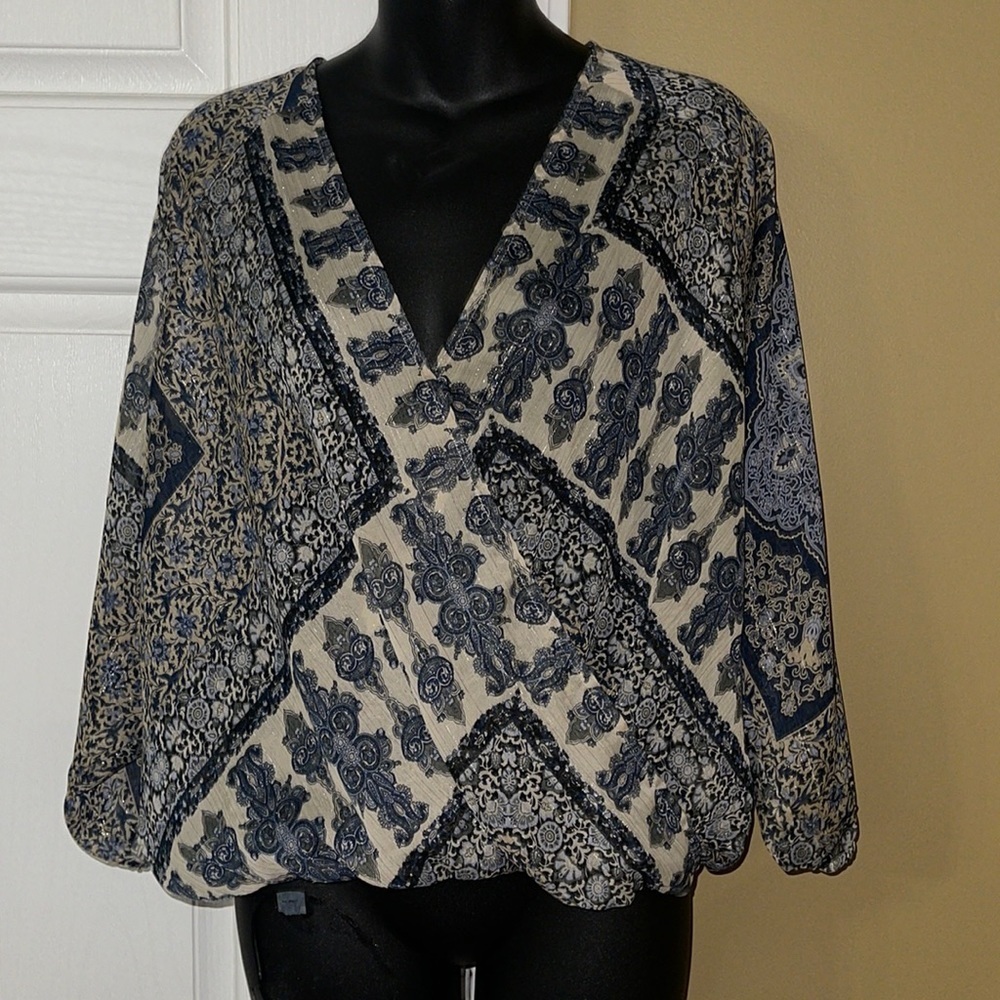 Cute cross front Lovestitch top M